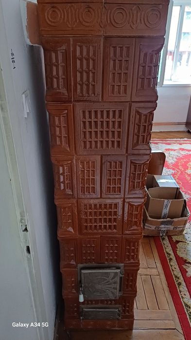 Soba de teracota pe lemne