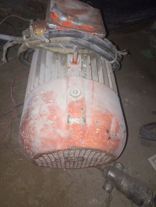 Продам электродвигатель