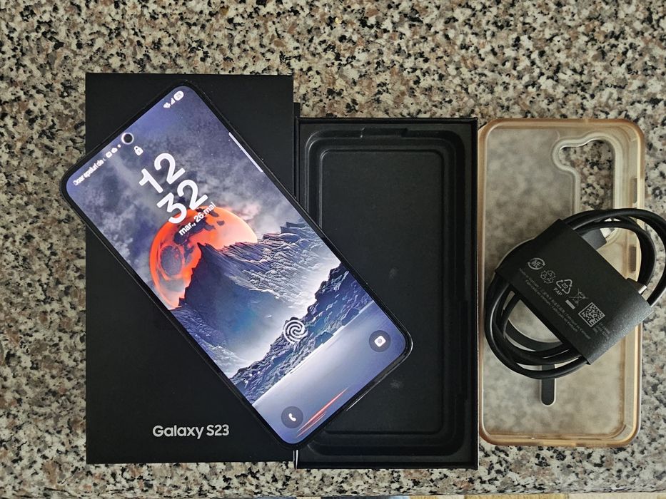 Samsung S23 5G 256 Gb plus huse si folie