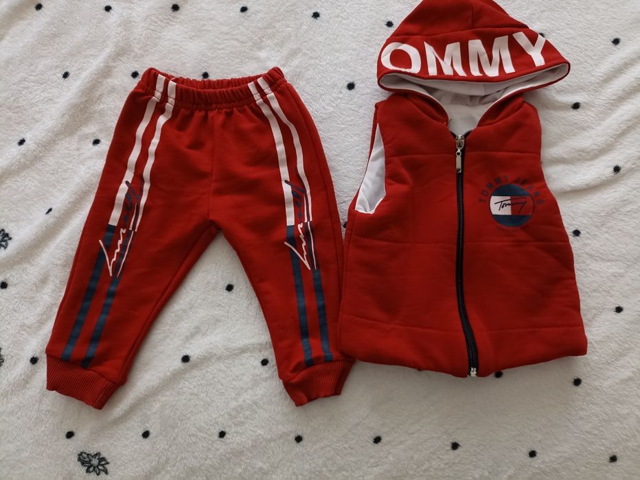Vesta și pantaloni Tommy Hilfiger bebe