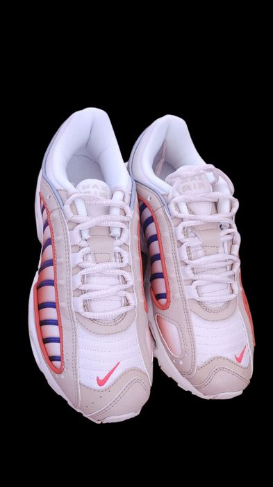 Оригинални дамски маратонки Nike