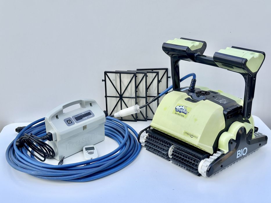 Robot de piscină Dolphin BIO Suction