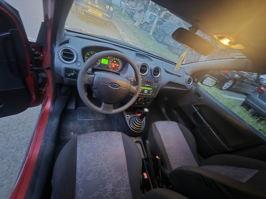 Ford fiesta 1.3 benzina anul 2008
