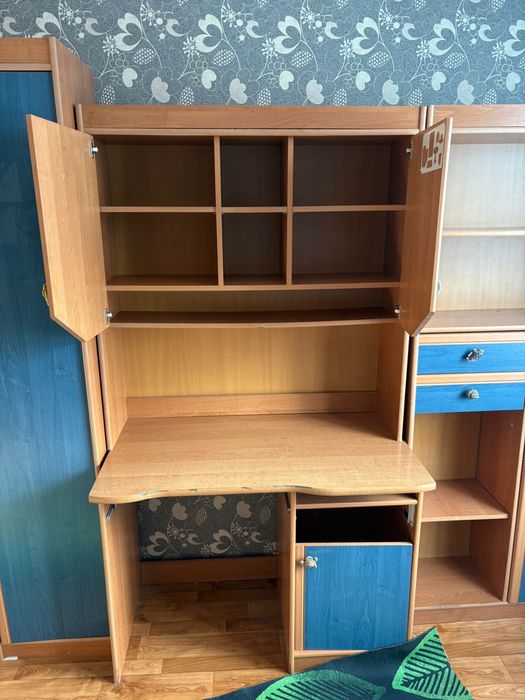 Продам  шкаф в детскую.