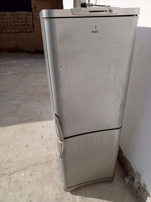 Индезит холодилник