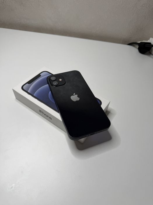 Iphone 12 black, impecabil, la cutie full