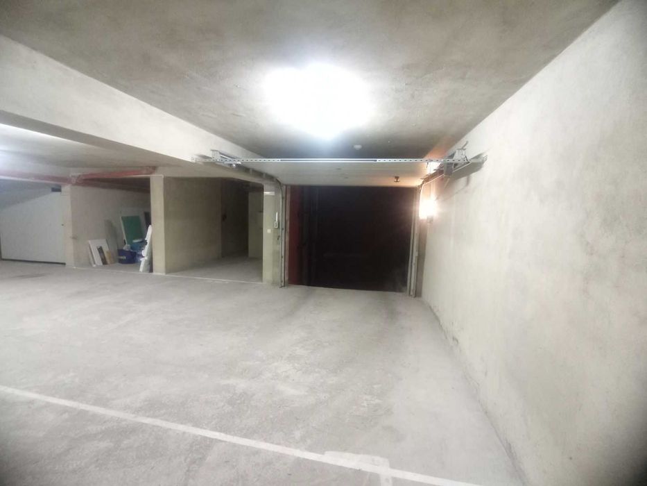 Дава се под наем Гараж / Паркомясто в Варна, Колхозен пазар - 15 кв.м за 29990 € - Снимка #8