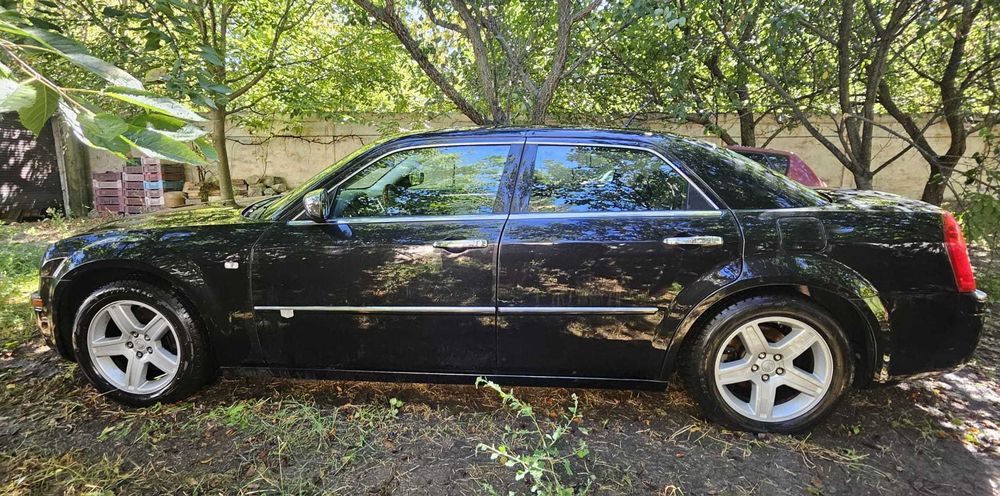 Vând Chrysler 300C , motor 3.0 CRD v6 diesel, motor și cutie de Mercedes anul 2008,
