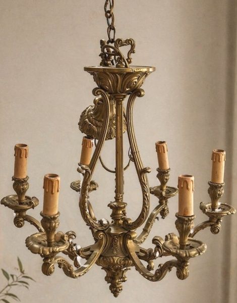 Spectaculos candelabru in stil francez din bronz masiv de dimensiuni mari și foarte masiv ,piesa cu o lucrătură de o foarte mare finețe