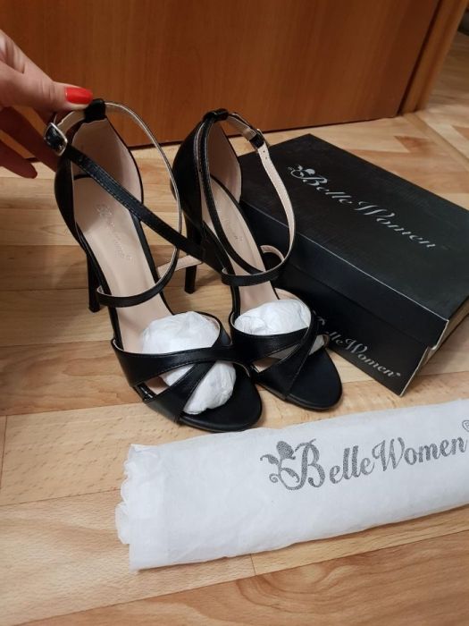 Босоножки черного цвета