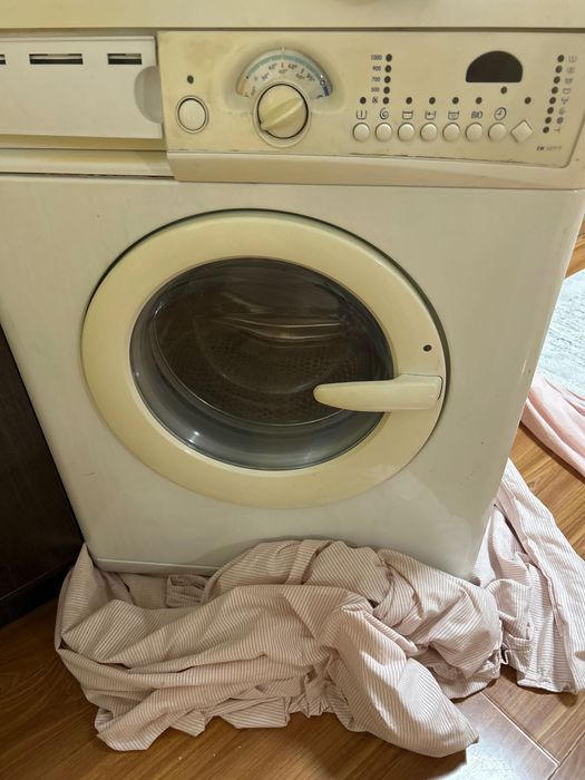 Продам стиральную машину