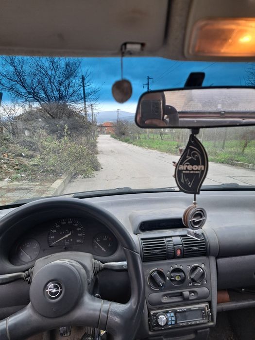 Опел корса б 1.4 бензин