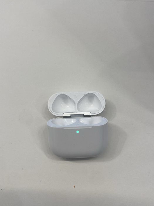 Кейс airpods 4 с шумодавом