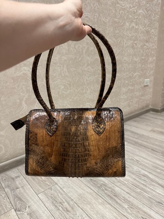 Крокодиловая сумка