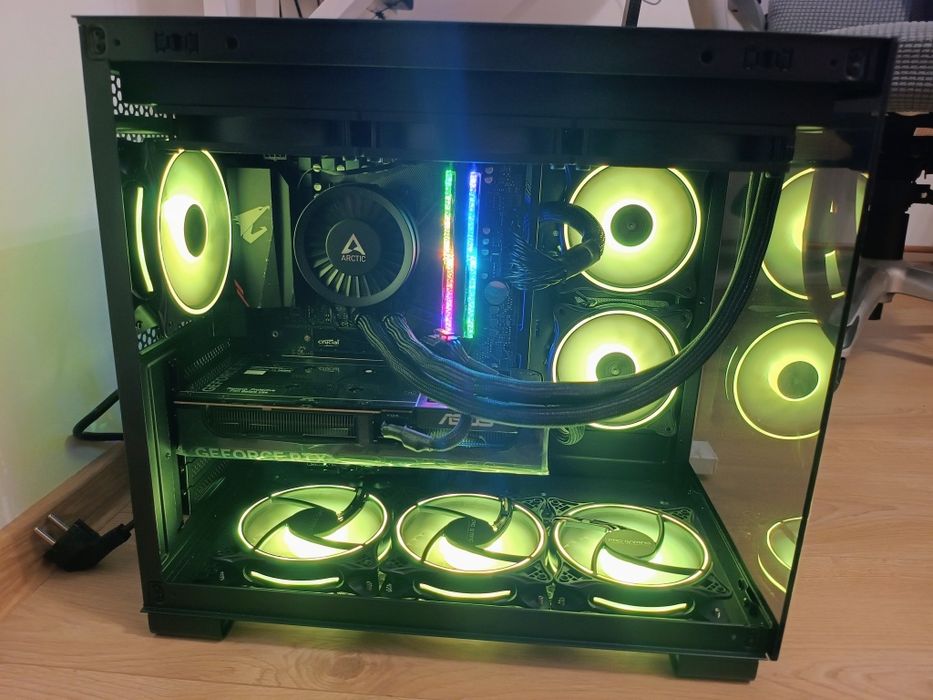 Vând PC Gaming AMD Ryzen 7 5700x + RTX 5060+32GB DDR4