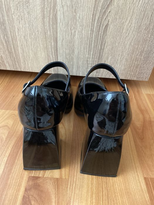 Дамски обувки и,боти и ботуши