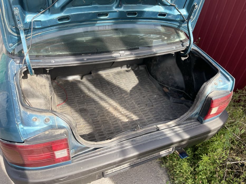 Mazda 323 автомат 1993 г.в.