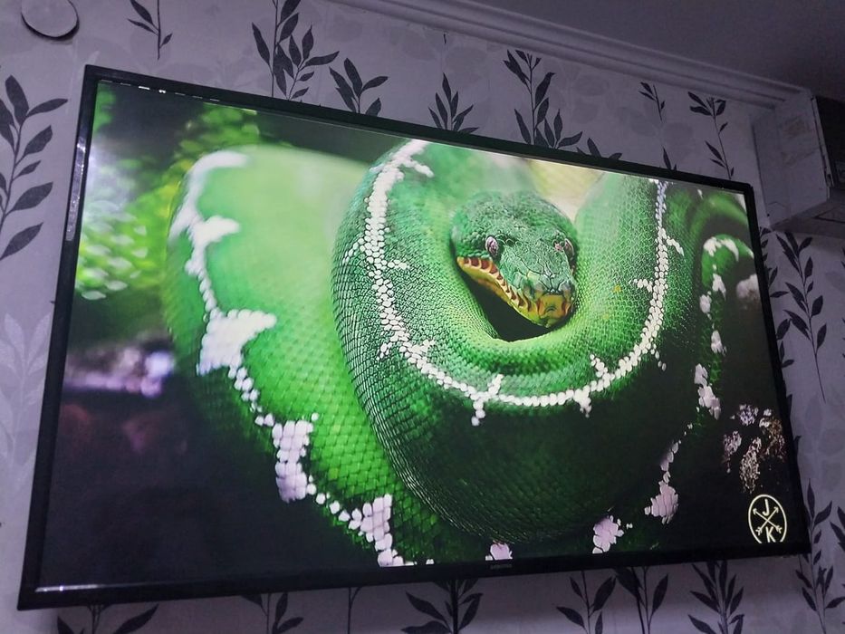 Большой Самсунг-106см.SMART T2 WIFI