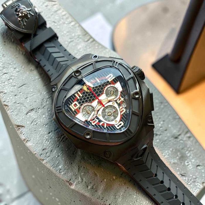 Tonino Lamborghini Spyder Chronograph 44mm кварцов