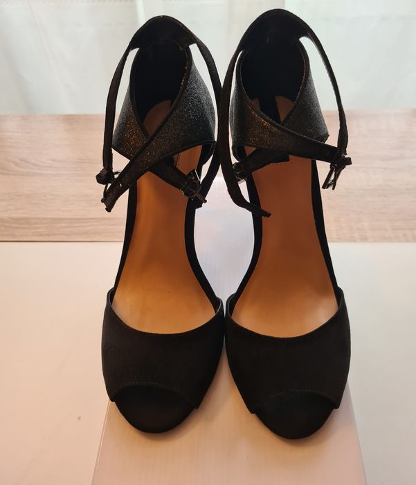 Sandale Stradivarius, matimea 38, negru, noi