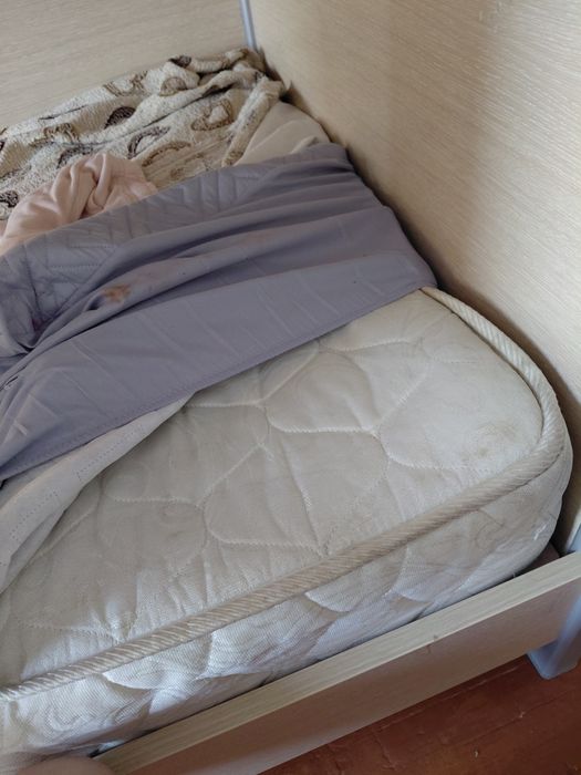 Кровать двухъярусная