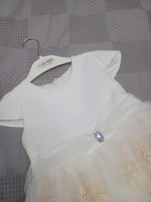 Продам платье нарядное детское