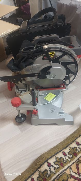 Продам пилу торцовую