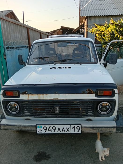 Падаётся две нивы на полном ходу