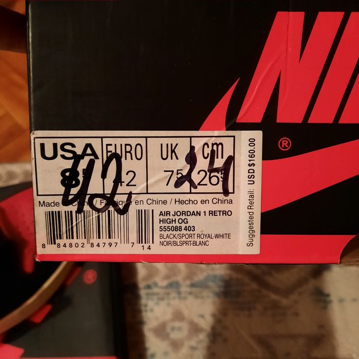 Продам кроссовки Nike