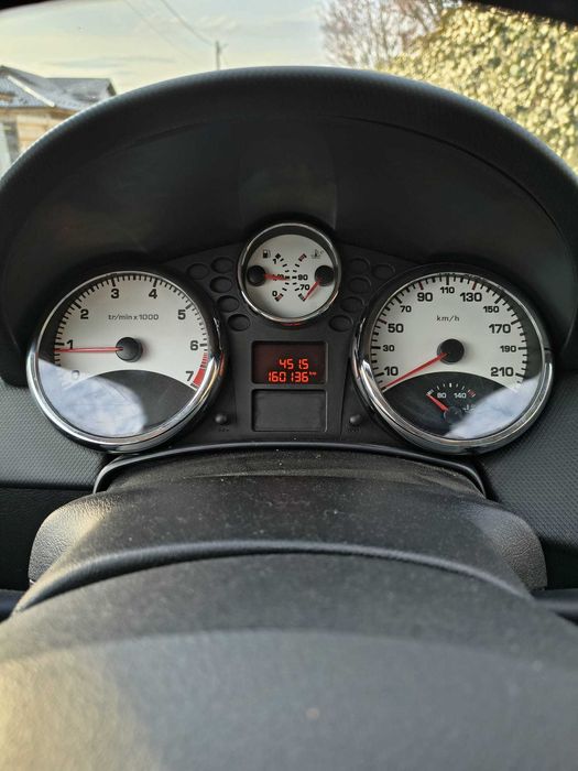 Peugeot 207 – 1.6 benzină, 2009 • Piele • Încălzire scaune • ITP 2027