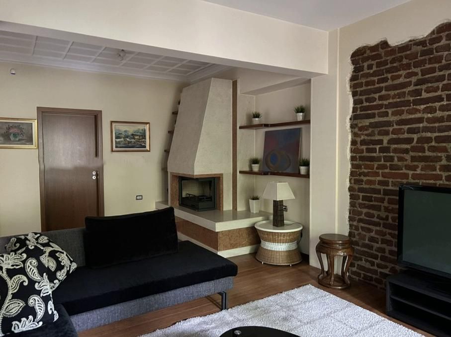 Дава се под наем Четиристаен апартамент в София, Център - 200 кв.м за 1500 € - Снимка #1