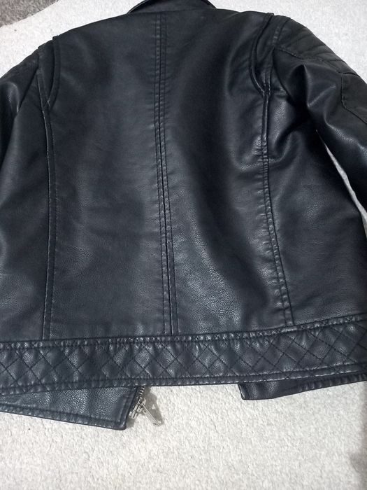 Куртка -косуха для мальчика 6-7лет