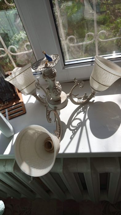 Люстра в хорошем состояний