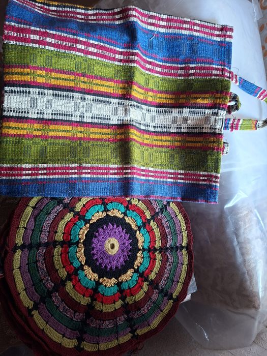 Автентични престилки, карета  и други