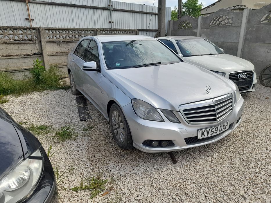 Dezmembrez mercedes e220 an 2010