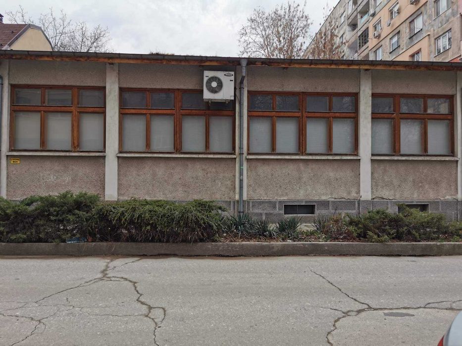 Продавам къща в гр. Пловдив, кв. Кършияка срещу Планет клуб!