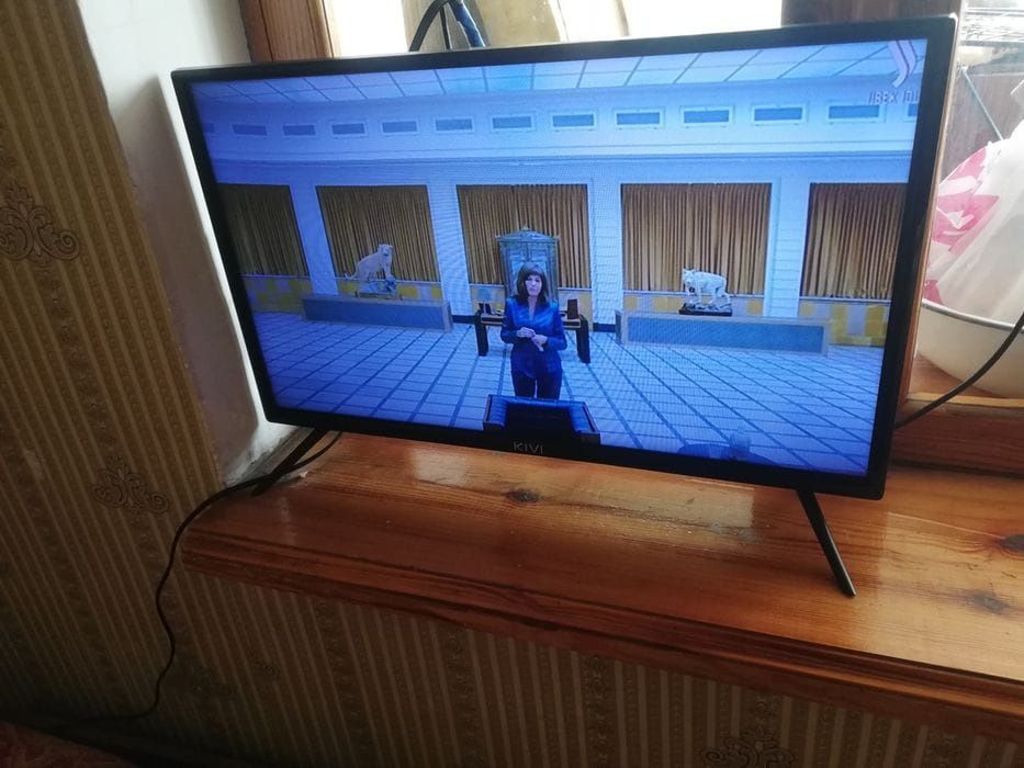 Продам  телевизор.82см