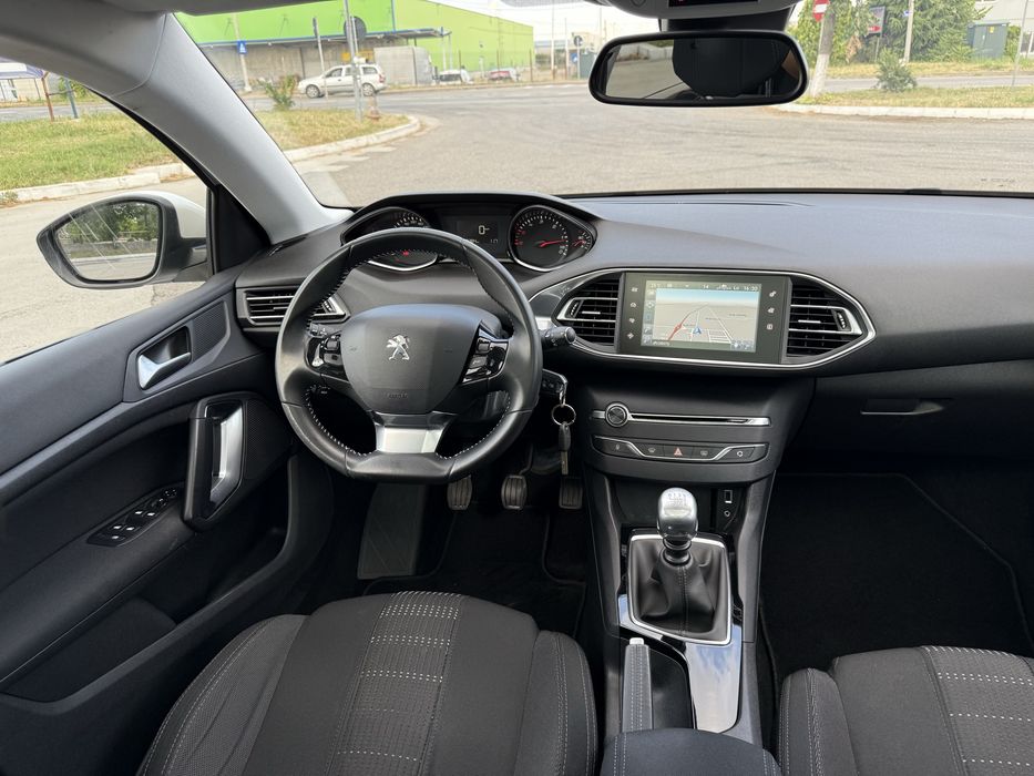 Peugeot 308 SW fab. 2015 , Panoramic, 1.6 HDI Euro6, Camera , Carte service In reteaua Peugeot 2025 , Raport Istoric Km Nap!