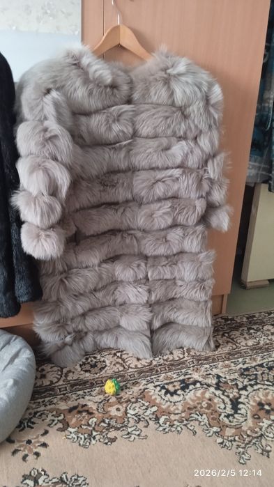 Продам две шубы натуральные