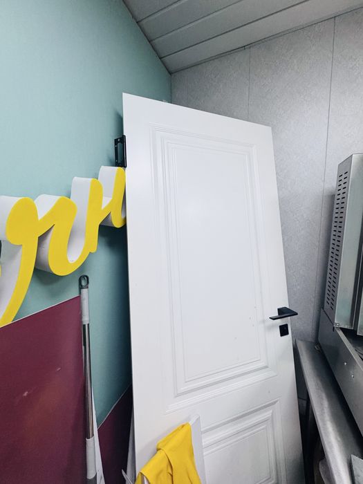 Отдам дверь белую бесплатно