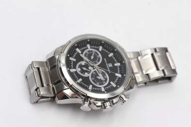 Daily essentials Мъжки часовник