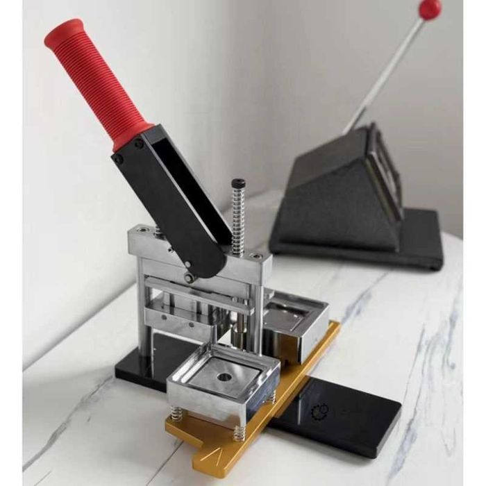 Комплект за изработване на магнити + щанцова машина + 950 консуматива