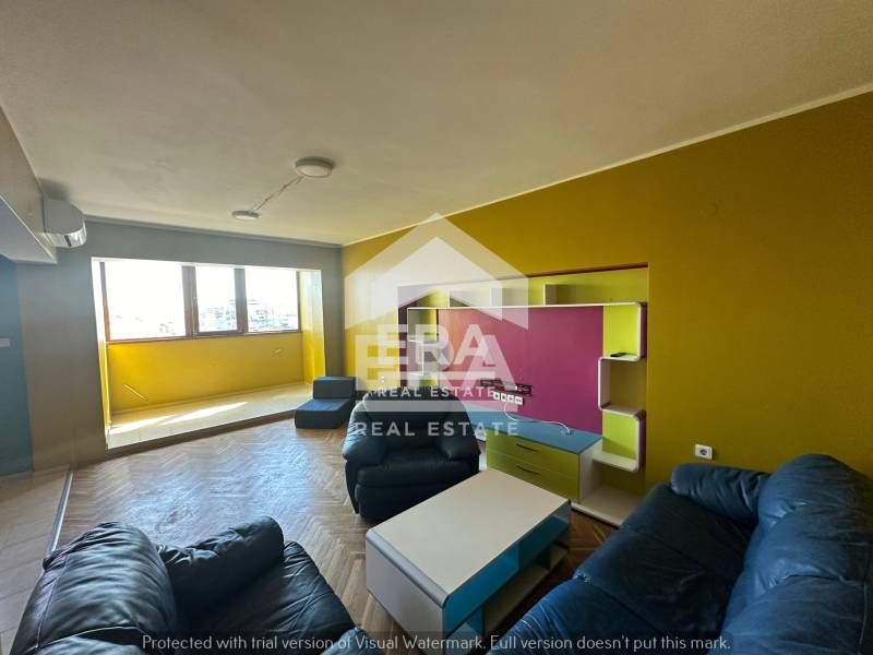 Продава се Тристаен апартамент в Русе, Център - 91 кв.м за 1687 €/кв.м - Снимка #2