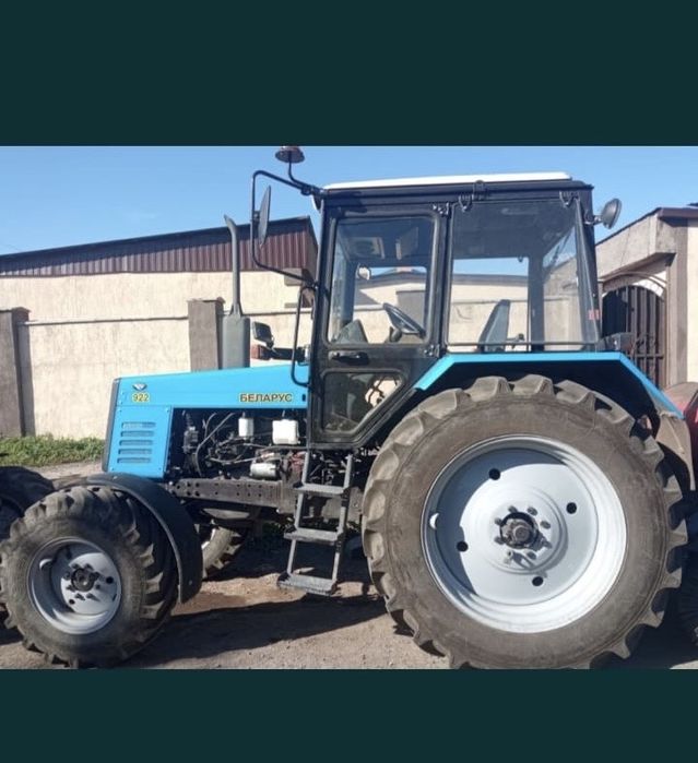 Трактор МТЗ щетка.Аренда трактор.Трактор