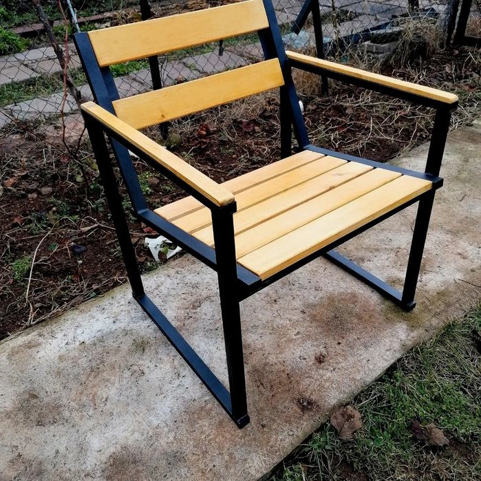 Изработка на градински столове