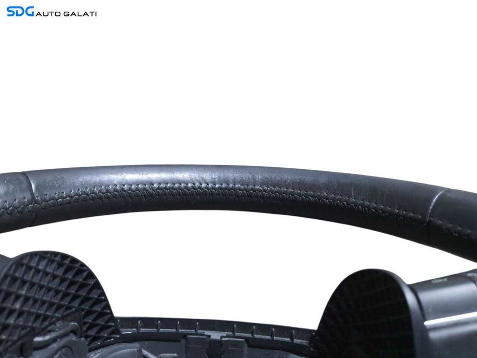 Volan Piele 4 Spite cu Comenzi Audi A4 B8 2008 - 2012 Cod 4L0419091AC ( Tăietură Mică în Pielea Volanului, Vizibila în Imagine + Uzură Ușoară în General ) [N2355]