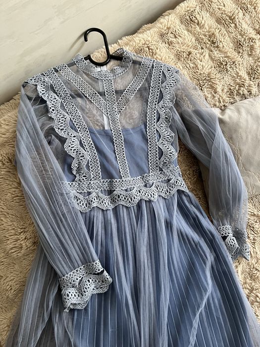 Платье голубое в отличном состоянии