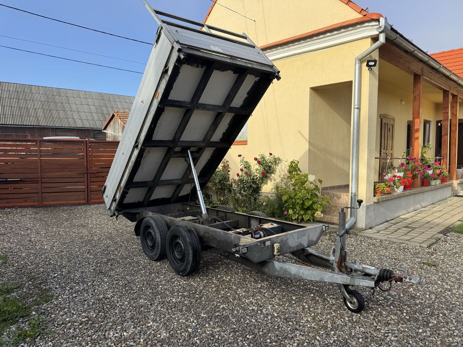 Remorca basculabila trilateral  Hapert     2700 kg