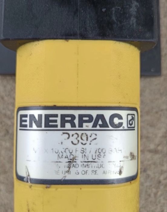 Ръчна хидравлична помпа Enerpac P392 (700 Bar) – Двустепенна