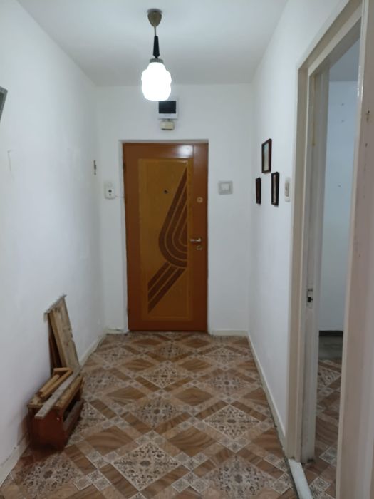 Cascada 54mp bucatarie mare 2 balcoane geam la baie